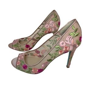Blue by Betsey Johnson SB-Adley Floral Embroidered Peep-Toe Dress Pumps-Size 9